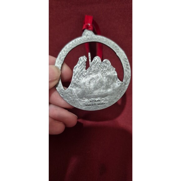 CTA NATIVITY SCENE  Metal Hanging  Ornament  with 3 Wise Men  2.25"D Red Sparkle - Picture 2 of 2